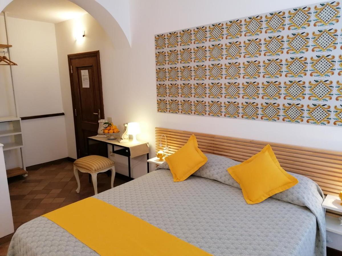 B&B Villa Teresa Sorrento Exteriör bild